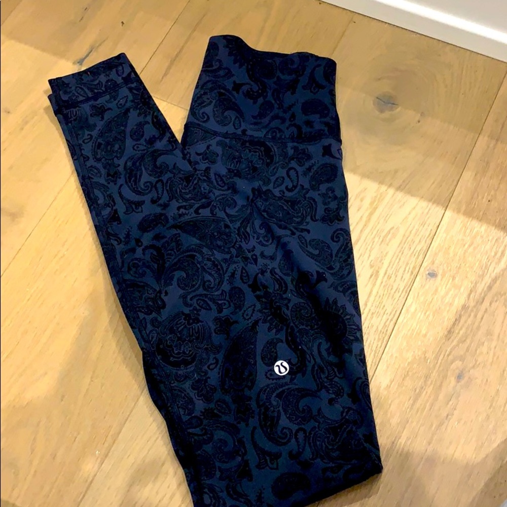 Lululemon tights